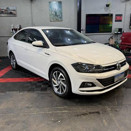 VOLKSWAGEN VIRTUS 1.0 200 TSI HIGHLINE AUTOMÁTICO